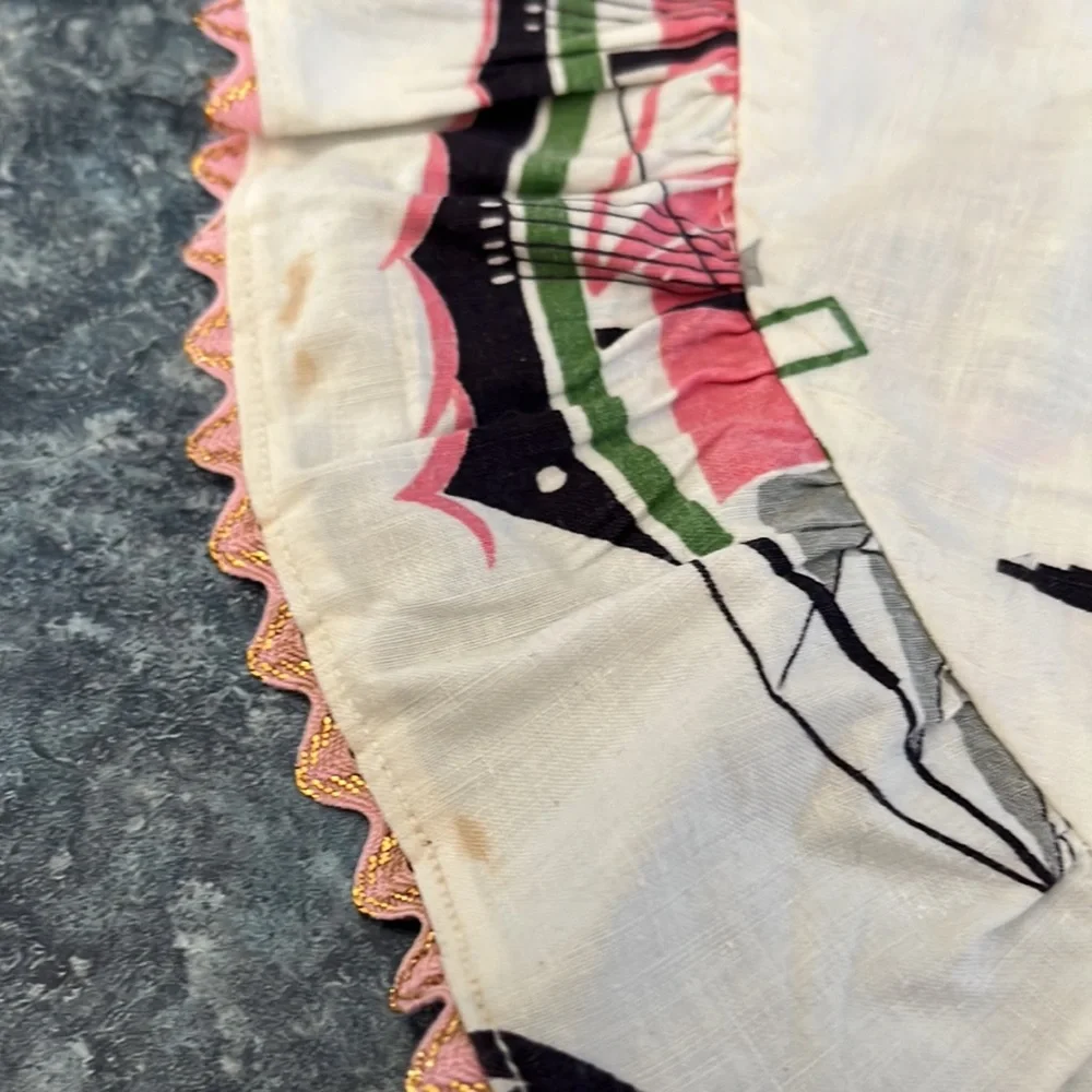 Vintage cloth casserole carrier- cream&pink.  Featuring fire trucks, trains, etc